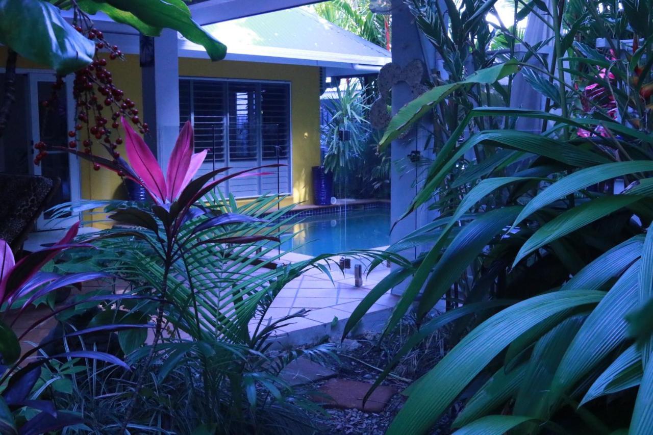 Beauty Tiny Walk To Sea Villa Port Douglas Exterior foto