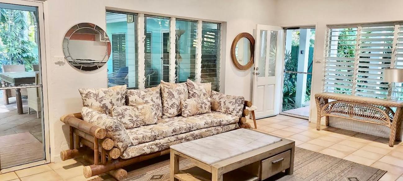 Beauty Tiny Walk To Sea Villa Port Douglas Exterior foto